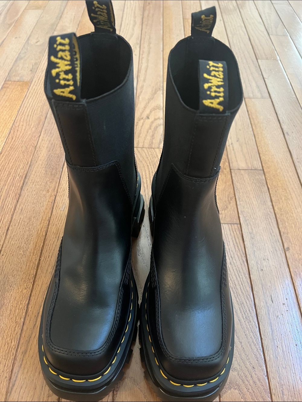 DR Martens women’s CORRAN CHELSEA ATLAS LEATHER HEELED BOOTS - Picture 2 of 16
